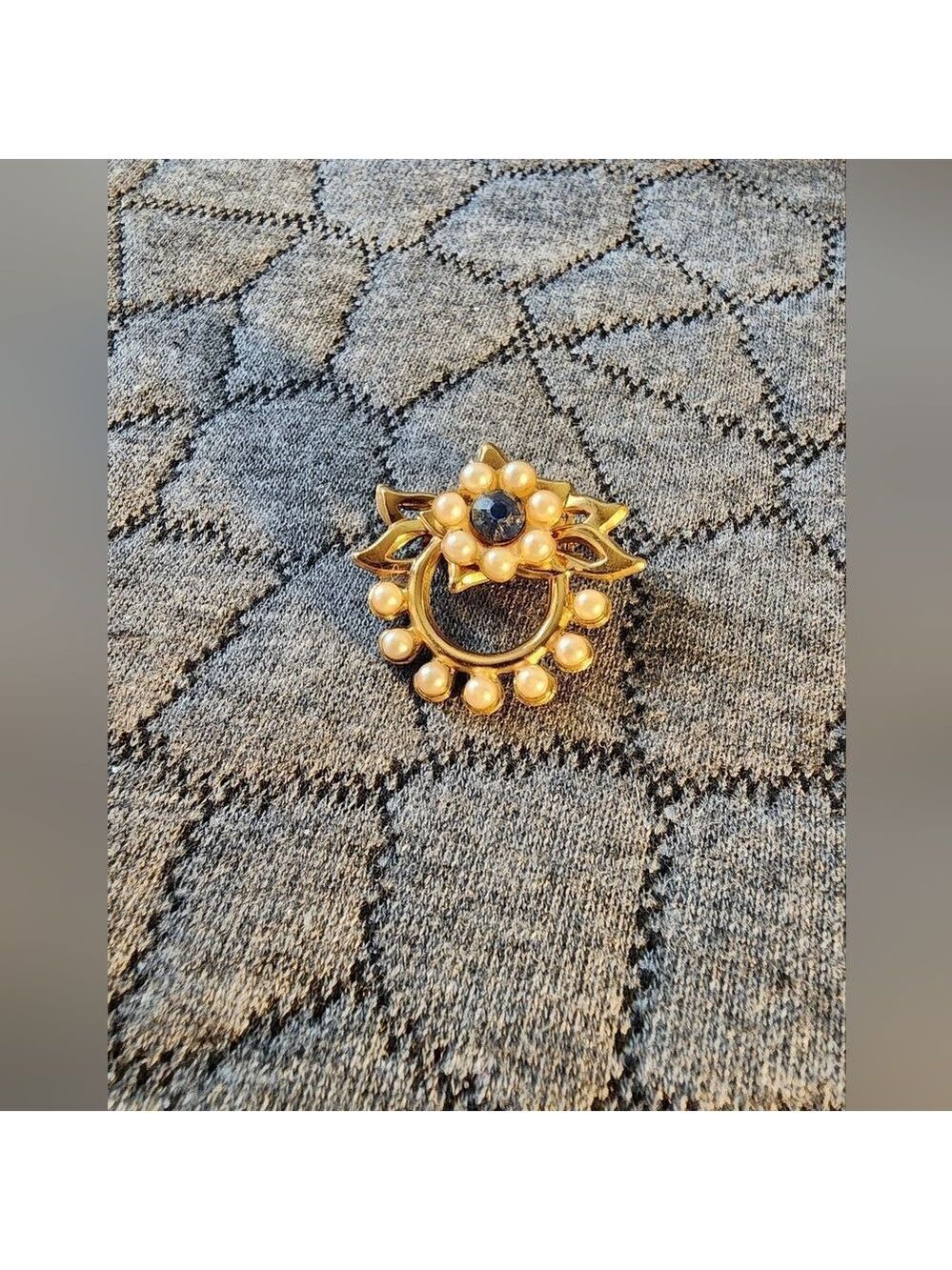 MCM Elegant Gold and Pearl Women's Brooch